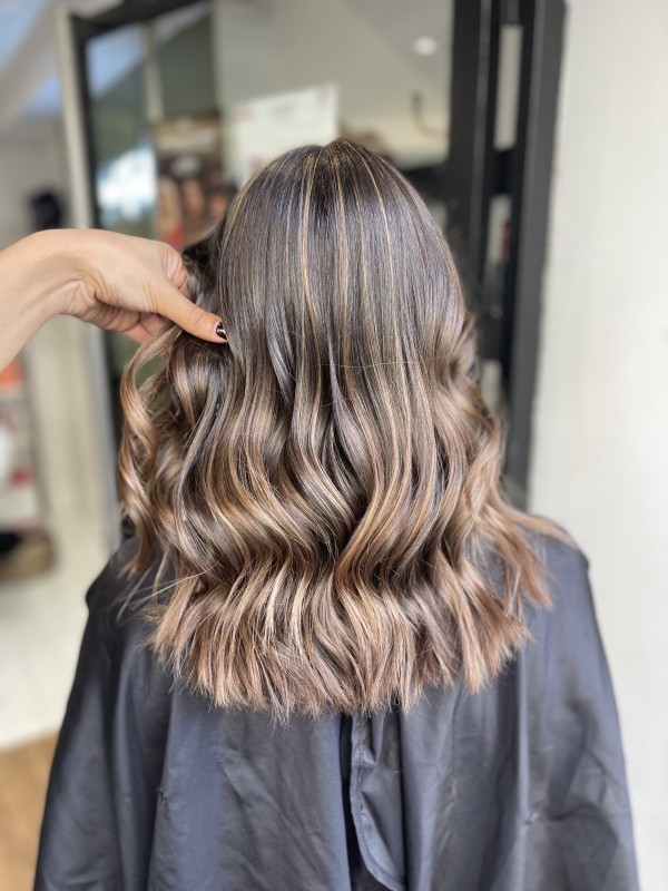 Salon de coiffure pour réaliser un balayage à Marseille proche du Prado